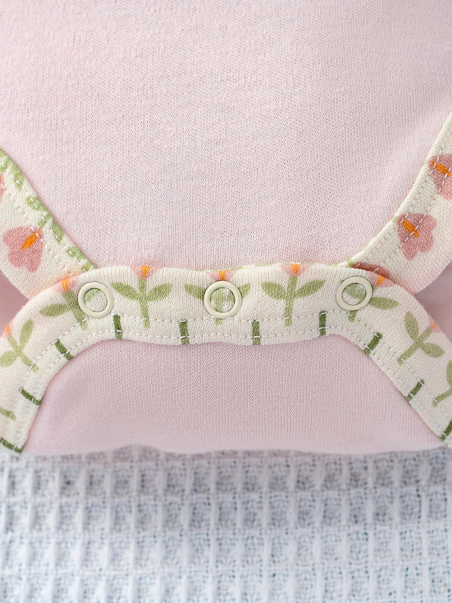 3PCS Summer Baby Bodysuit Set Letter Flower Embroidery Pattern Paired Solid Color Bodysuit and Flower Printed Triangle Bodysuit