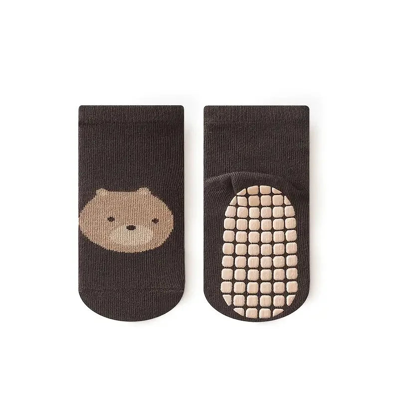 6 pairs of children's anti-slip floor socks, featuring cute cartoon animal patterns such as fox and bear, are suitable for boys