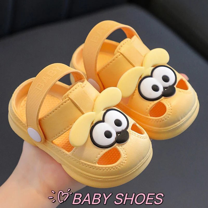 Children's slippers summer boys' and girls' cartoon cute anti slip toe hole shoes baby cool slippers