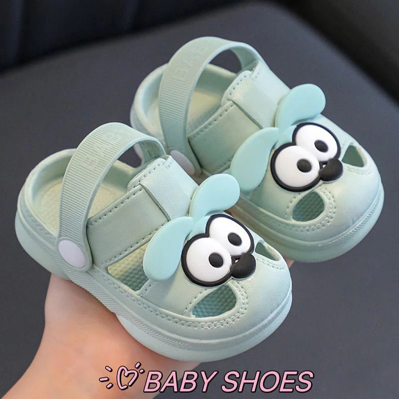 Children's slippers summer boys' and girls' cartoon cute anti slip toe hole shoes baby cool slippers